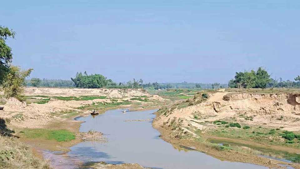 নদী হারালে শুধু পানি হারাই না, হারাই একটি সভ্যতার স্মৃতি
